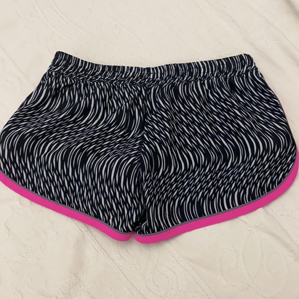 S/ Reebok Fitted Short - Picture 2 of 5
